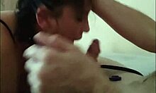Amateur-Mädchen Lus erster Versuch, Deepthroating und Gesichtsfick in einem selbstgemachten Video